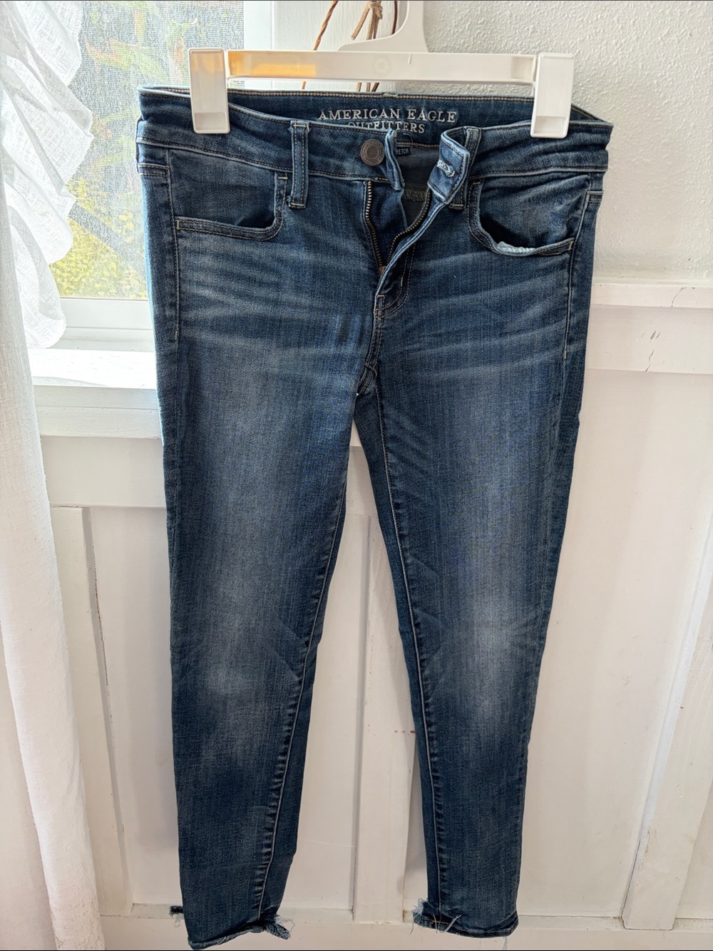 American Eagle Outfitters Skinny Jeans in Faded Blue Wash